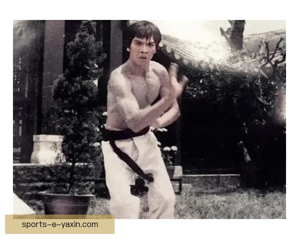 向华强夫妇香港地位真相追悼会现场揭晓李连杰所言非虚